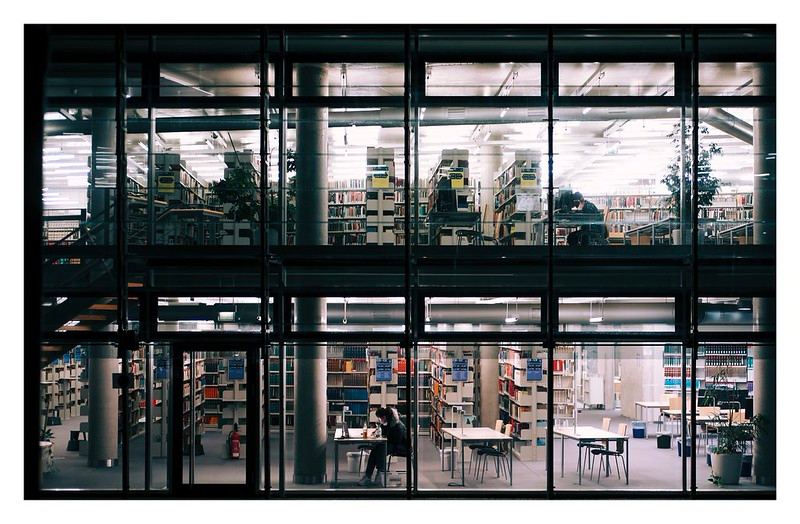 Ảnh "Học tập" của Tiến sĩ Matthias Ripp, tháng 3 năm 2022, CC BY 2.0, Flickr.